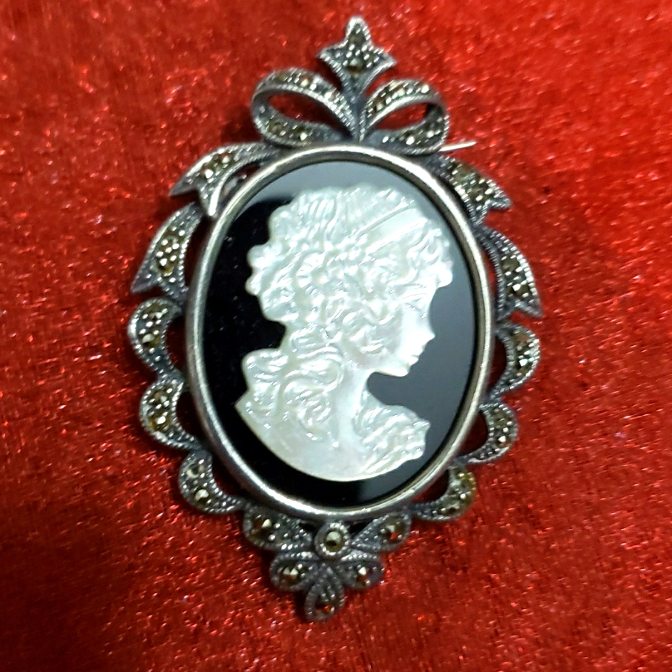 Vintage 925 Brooch 52$